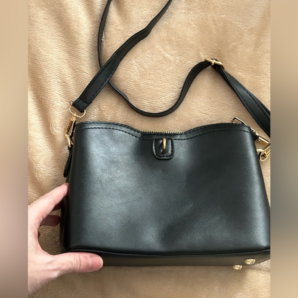 Small stylish crossbody bag - Picture 2 of 7